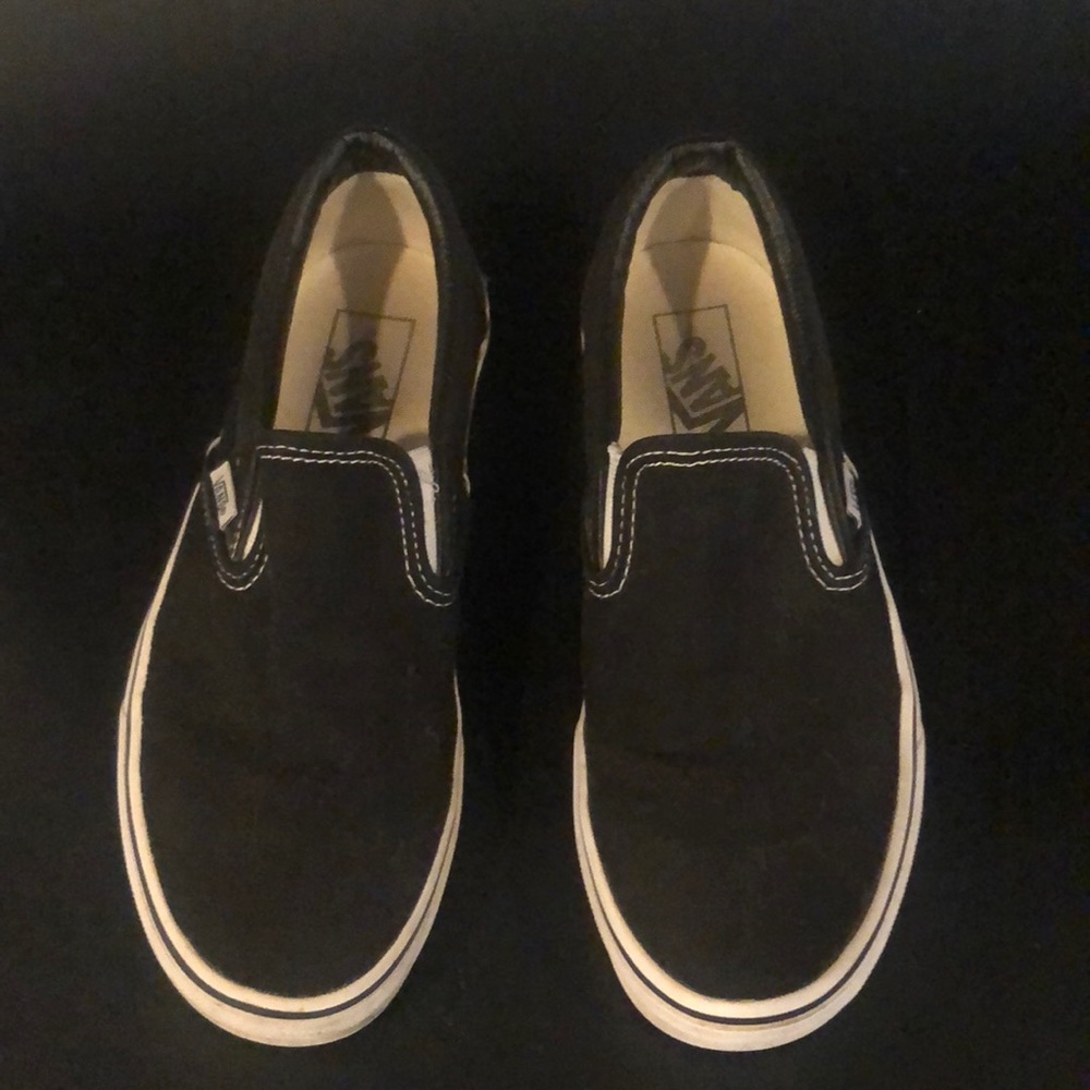 Vans Women’s 7.5, Men’s 6